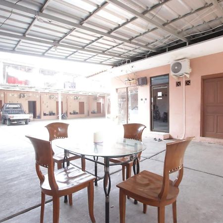 Oyo 91490 Hotel Rumah Kita Чиребон Екстер'єр фото