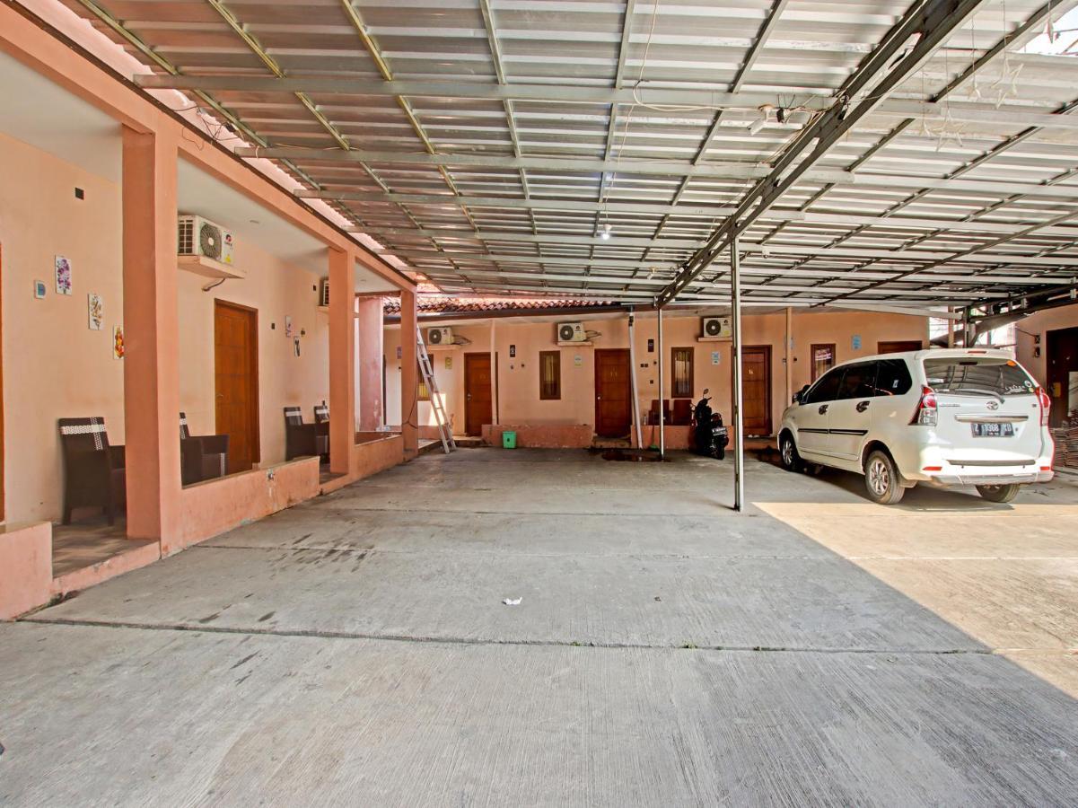 Oyo 91490 Hotel Rumah Kita Чиребон Екстер'єр фото