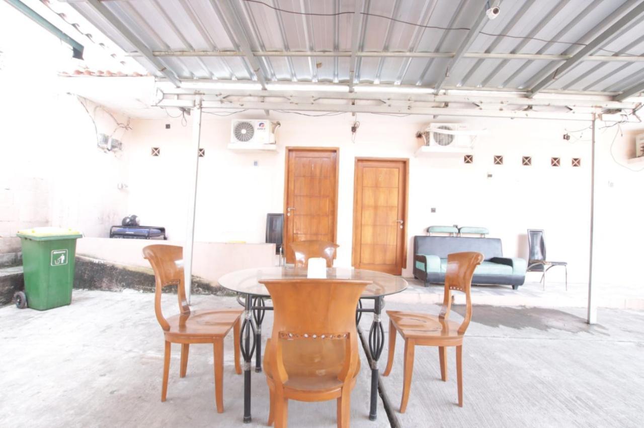 Oyo 91490 Hotel Rumah Kita Чиребон Екстер'єр фото