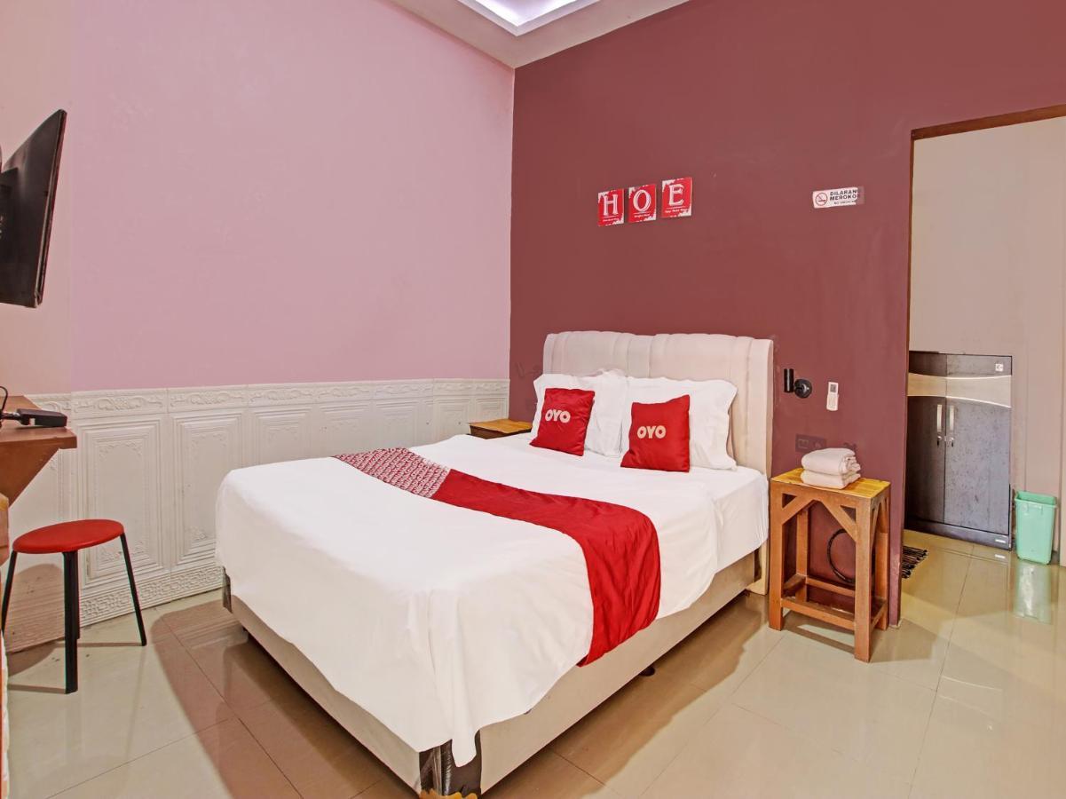 Oyo 91490 Hotel Rumah Kita Чиребон Екстер'єр фото