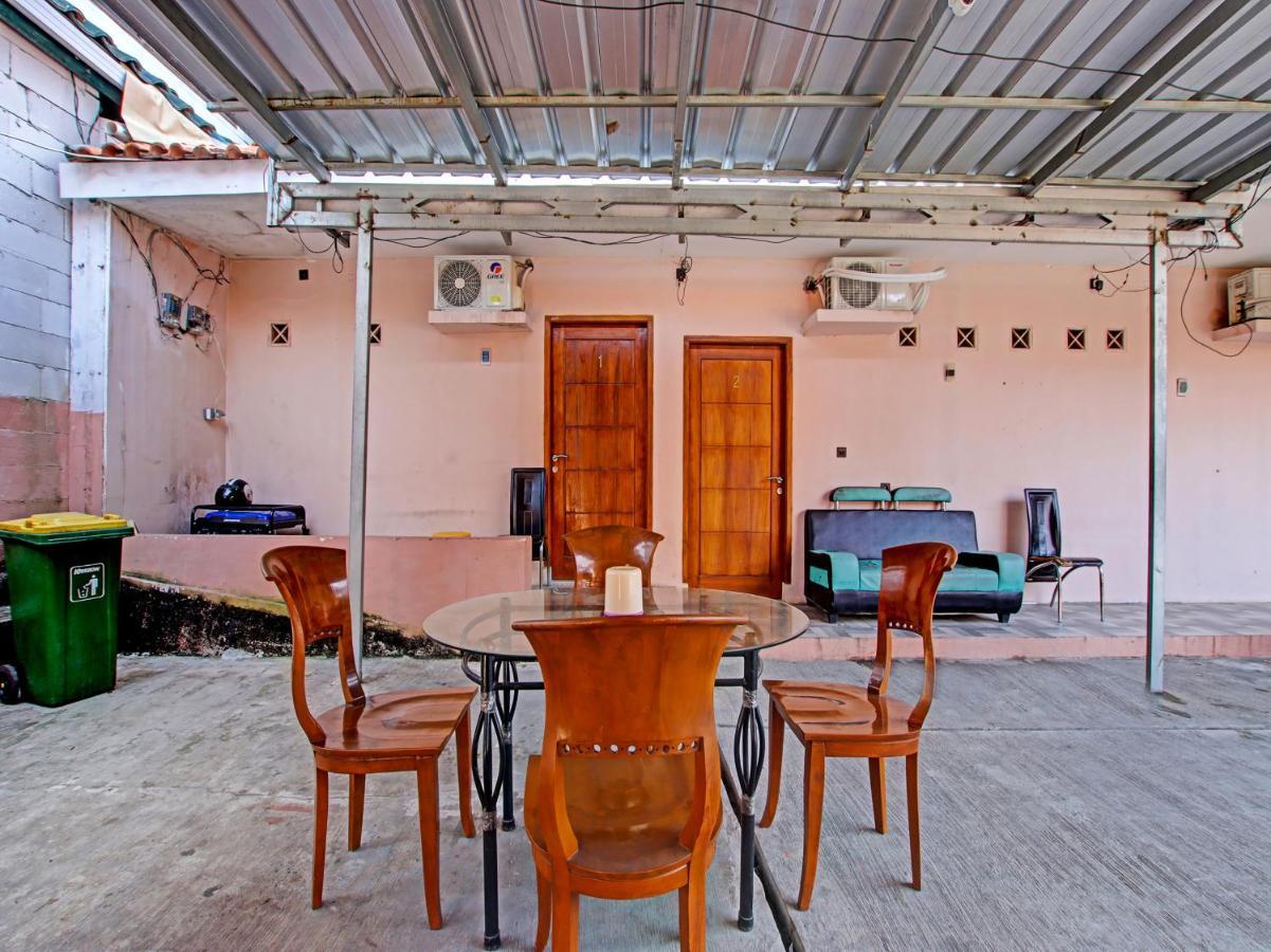 Oyo 91490 Hotel Rumah Kita Чиребон Екстер'єр фото