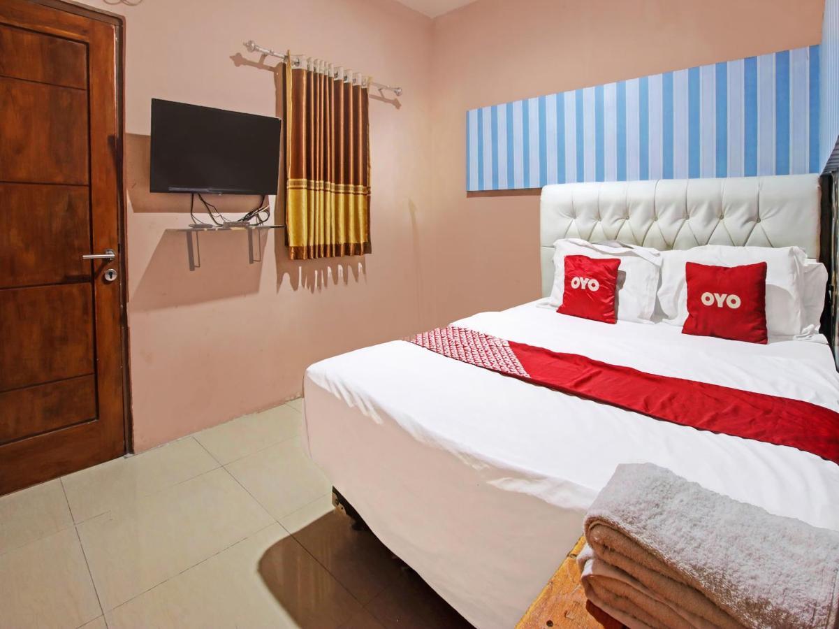Oyo 91490 Hotel Rumah Kita Чиребон Екстер'єр фото